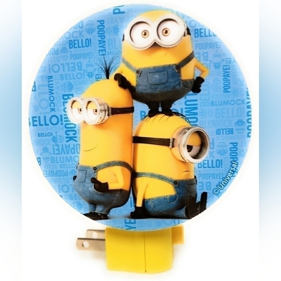 DESPICABLE Me Minion LED Nightlight New in Package Gru and his Minions - Picture 2 of 3